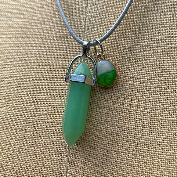 Handmade Jade Resin Dagger Crystal Amulet Necklace & Oval Enamel Charm - Picture 2 of 8